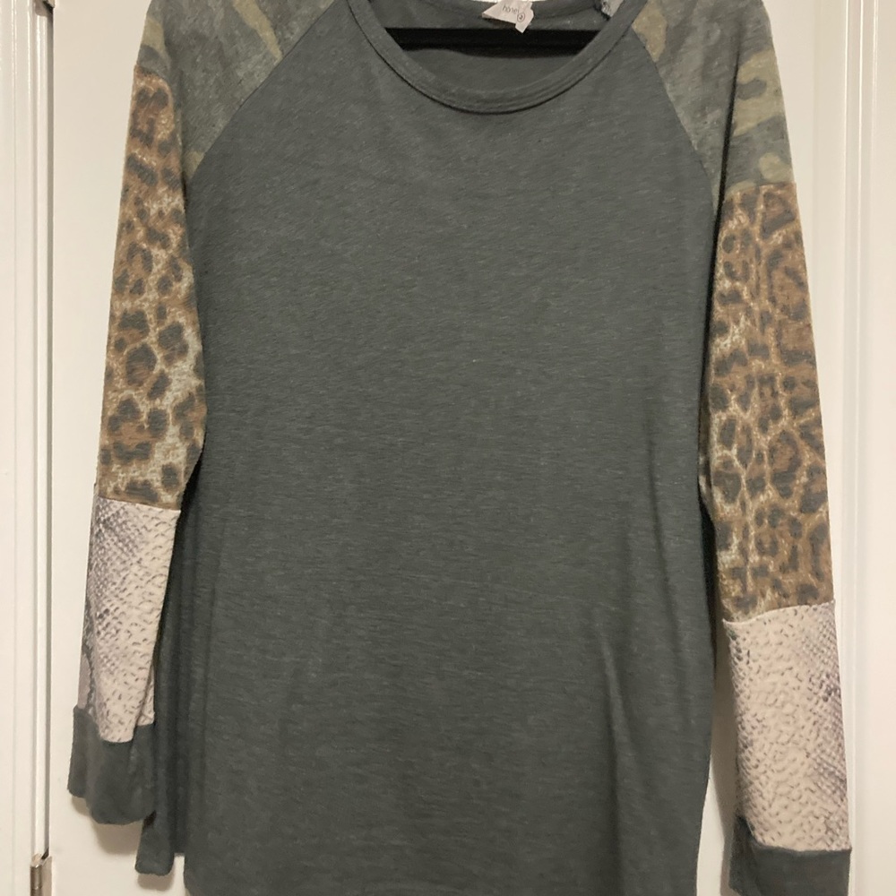 Honeyme M Camo leopard snakeskin top